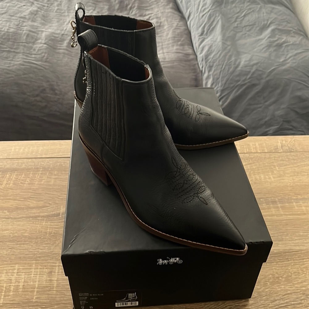 COACH *like new* pointed leather booties